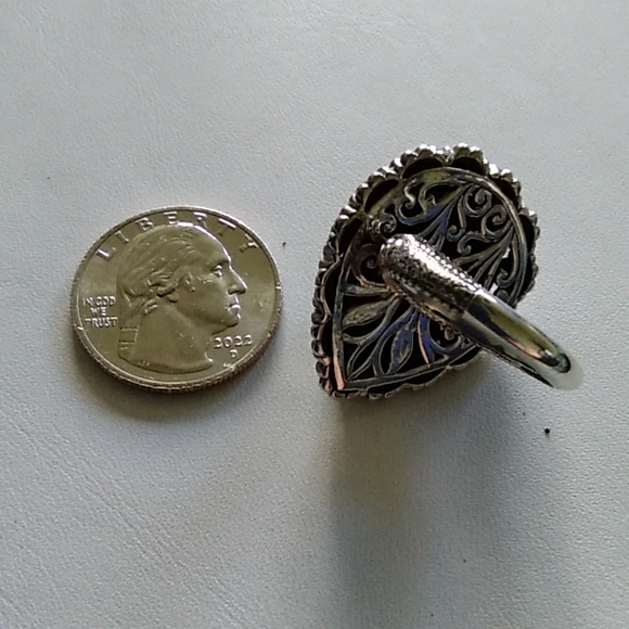 Mother of Pearl Ring - Picture 5 of 7